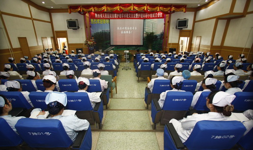 医院召开首届优秀护理学术论文交流评比暨护理