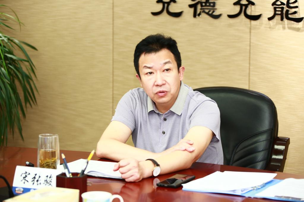 宋张骏院长指出,西区a栋楼是集医疗,保健,体检,培训,预防和康复功能为