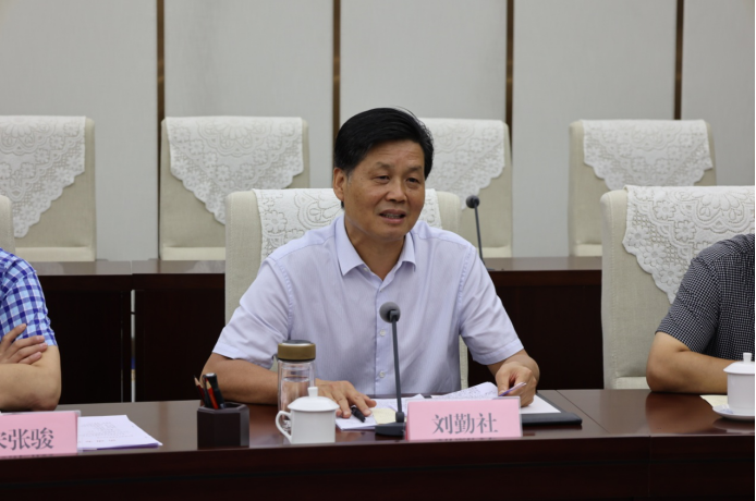 省卫健委党组书记刘勤社一行赴秦汉新城西咸院区实地调研