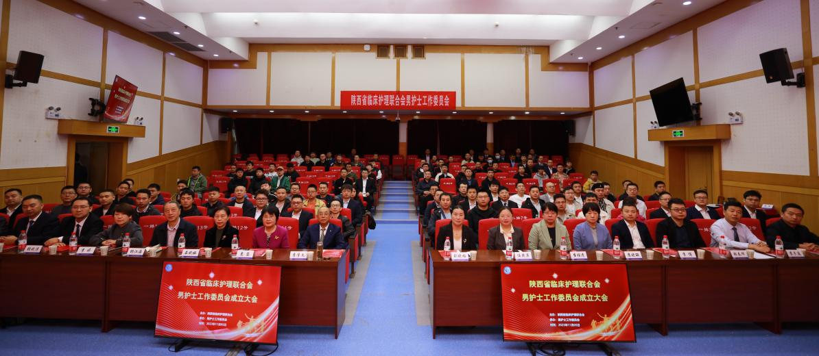图片包含 室内, 播放器, 人, 院子描述已自动生成 图片包含 室内, 播放器, 人, 院子描述已自动生成
